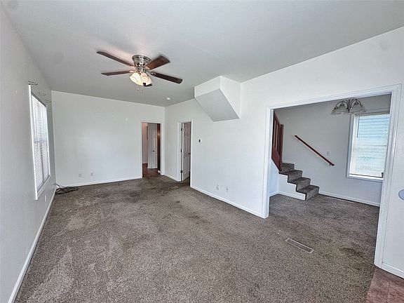 3rd image of 2928 Meadowbrook Dr SE