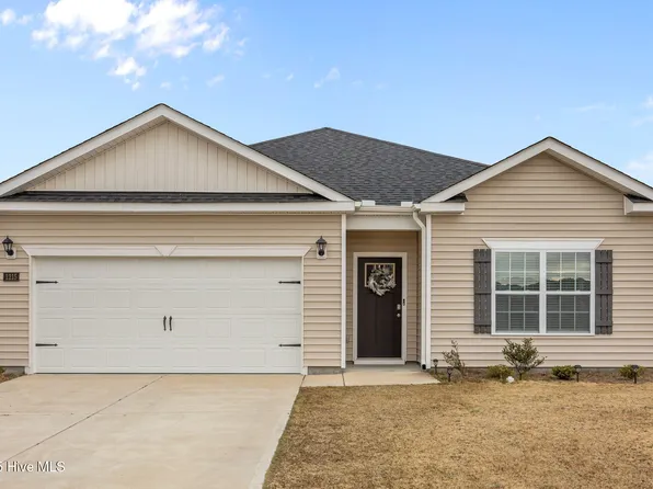 1215 Queensland Lane, Ayden, NC 28513