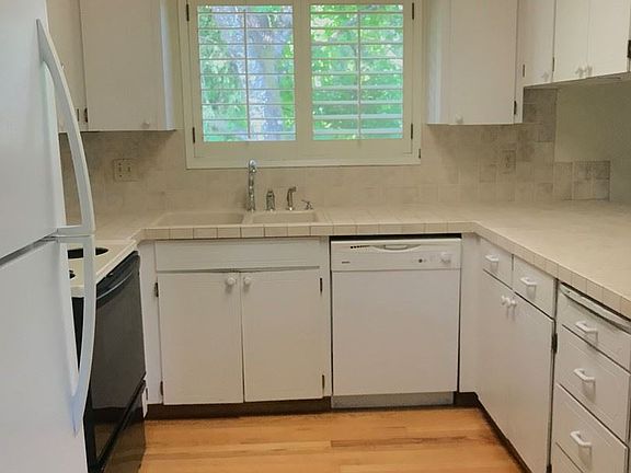 5th image of 15341 SE Bilsher Ct