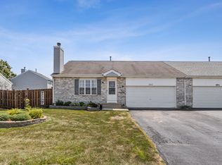 802 Six Pines Dr, Romeoville, IL 60446