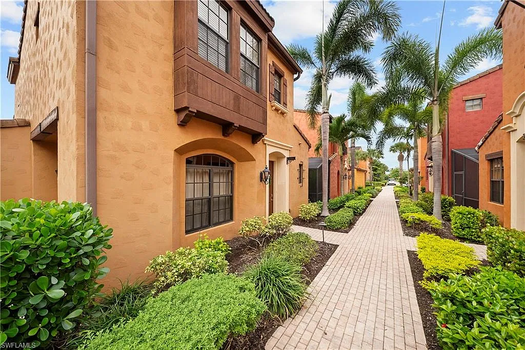 2 bed, 2.5 bath, 1480 sqft, $7,000 — Photo 3