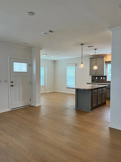 2 bed, 2.0 bath, 1352 sqft, $2,200 — Photo 4