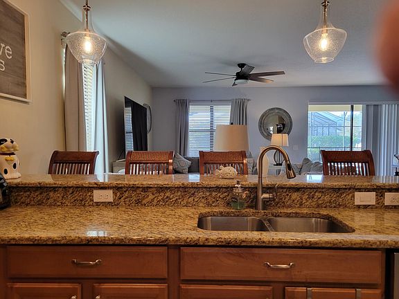 3rd image of 2306 Victoria Dr #2306