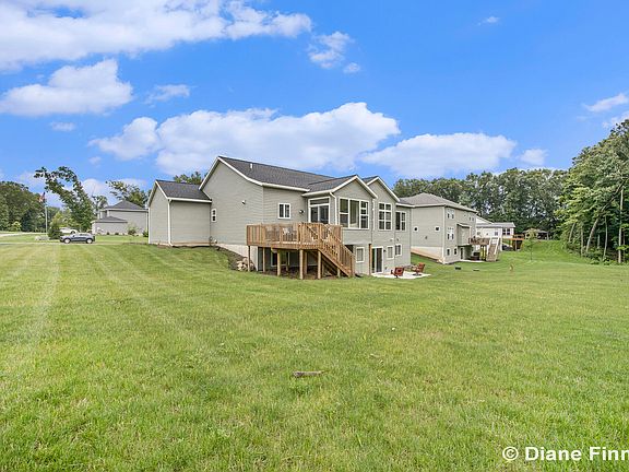 4th image of 4755 Oak Harbor Dr
