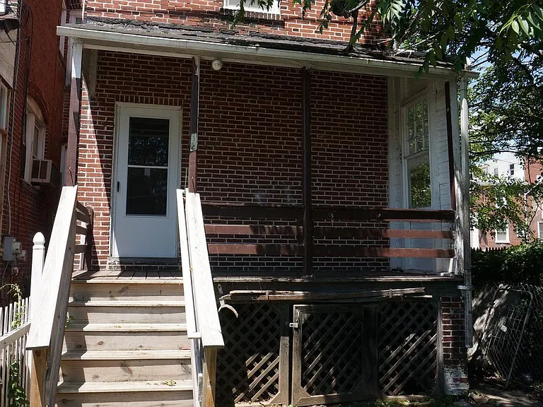 124 Knox St — Photo 17
