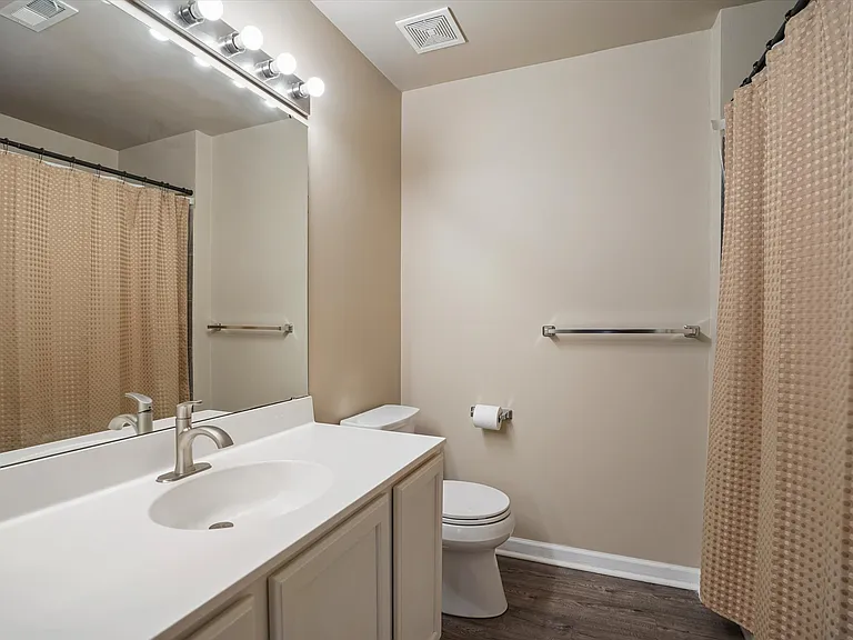 405 Joshua Ct — Photo 18