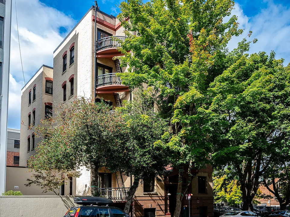 Lexington Apartments
