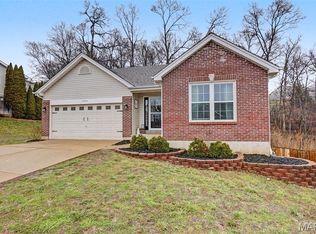 1053 Big Sky Dr, Fenton, MO
