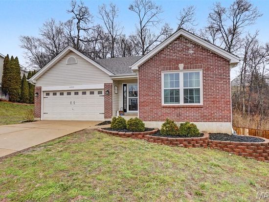 1053 Big Sky Dr, Fenton, MO 63026