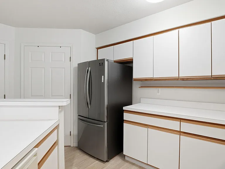 1335 Millbrook Trl — Photo 14