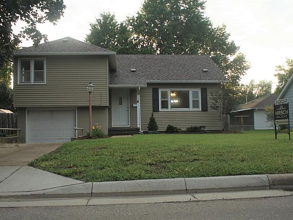 2nd image of 1610 N Olive St