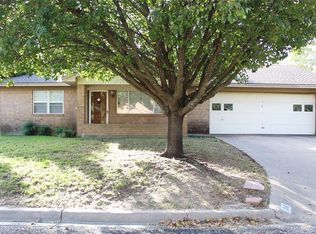 106 Beach Dr, Stephenville, TX 76401