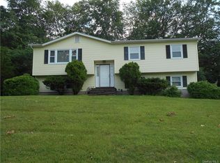 14 Lynden Ct, Spring Valley, NY 10977