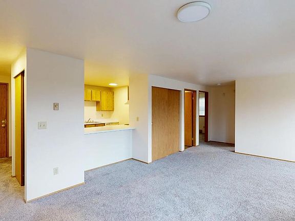 5th image of 816 NE 43rd St #712f09yd1