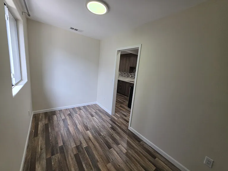 1250 S Orange St — Photo 7