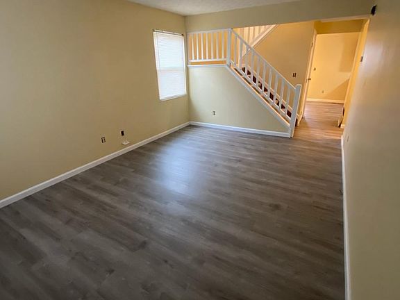 2nd image of 5244 Queen Elizabeth Pl