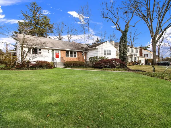 86 Carthage Rd, Scarsdale, NY 10583