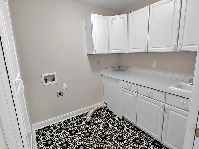 1225 Winston St — Photo 21