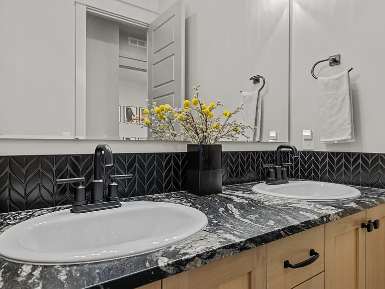 1293 W Capstone Dr — Photo 46