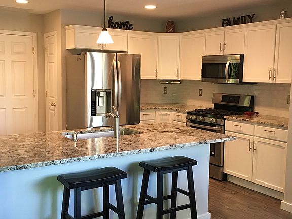 3rd image of 4815 137th St SE