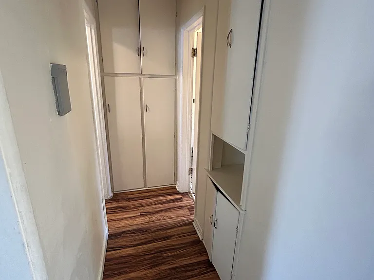 1329 Broadway #C — Photo 8