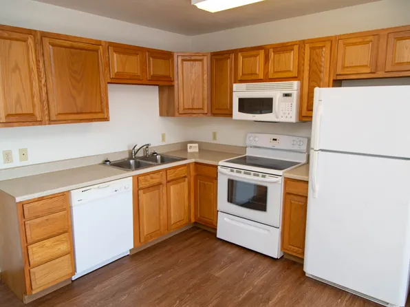 Pinecrest Plaza, 200 Pinecrest Plz #4dd5f7f2e, Morgantown, WV 26505