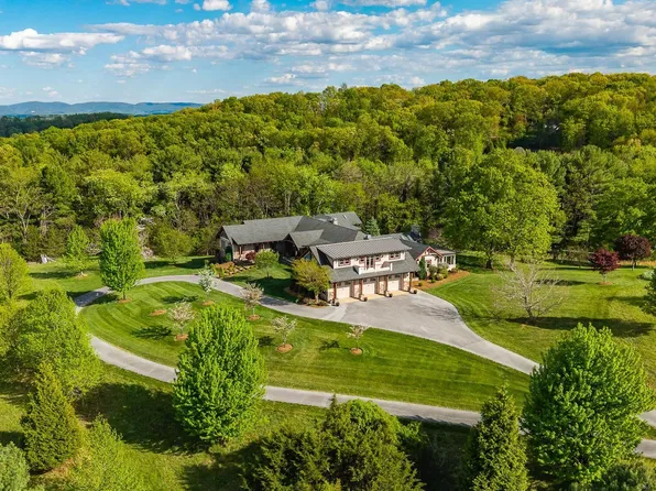 320 Carrsbrook Dr, Staunton, VA 24401