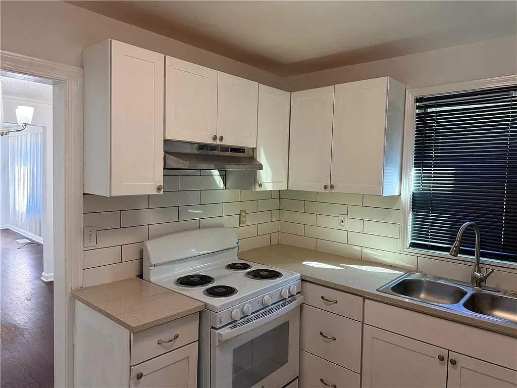 2 bed, 1.0 bath, 936 sqft, $1,250 — Photo 4