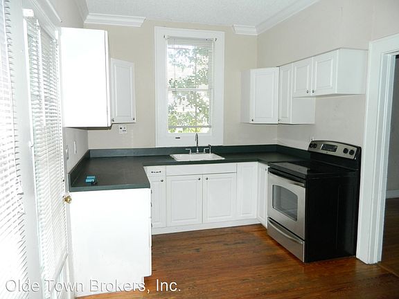 5th image of 1416 N Fern Creek Ave