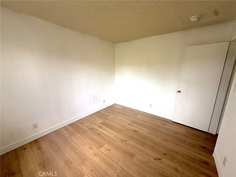 469 W Oliver St #3 — Photo 15