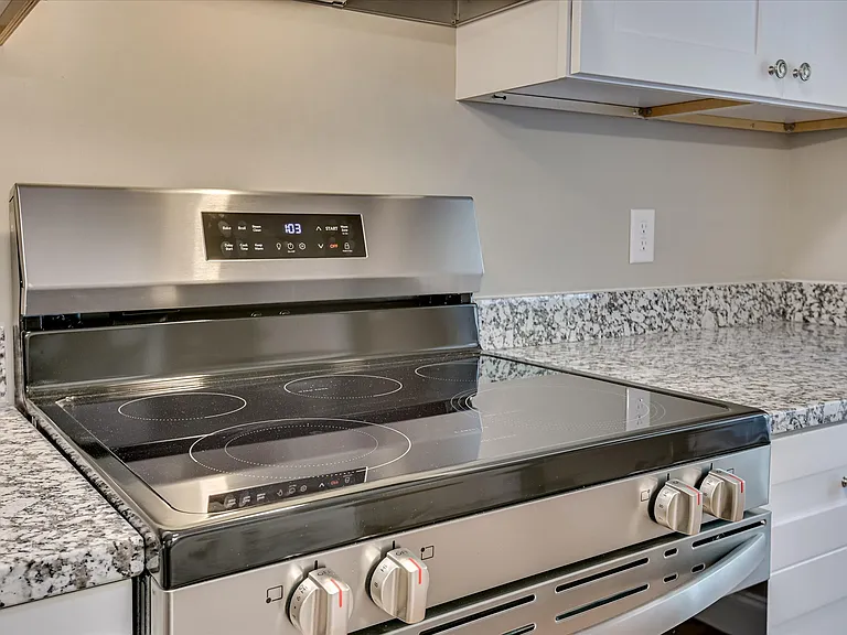 100 Kelly Dr SW — Photo 13
