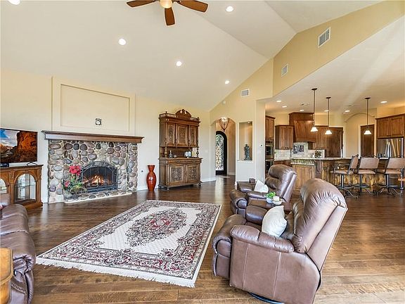 5th image of 4002 Javelina Cir