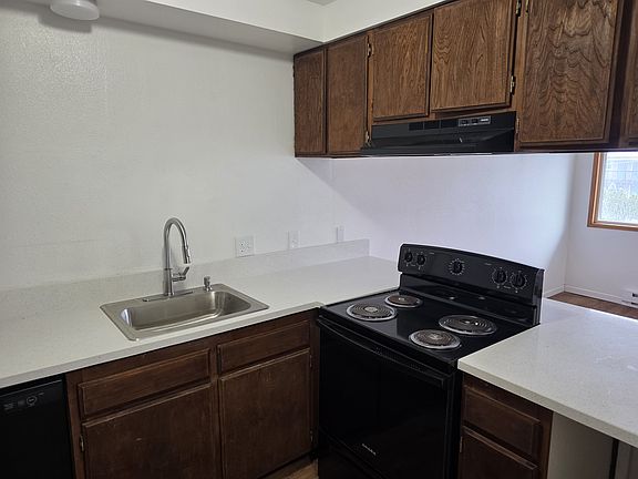 4th image of 223 NW Nye St APT 2