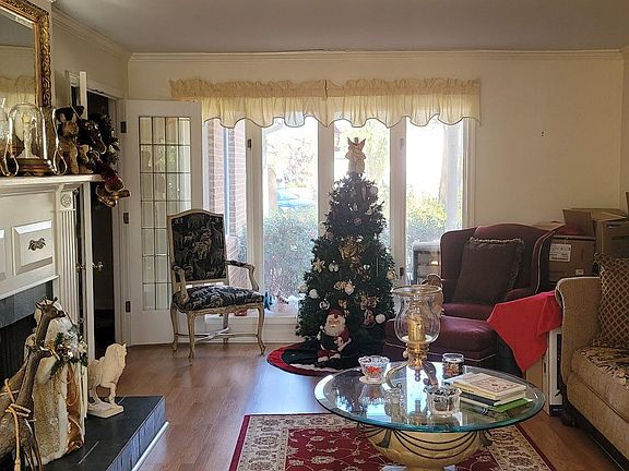 Fire place in Living Room