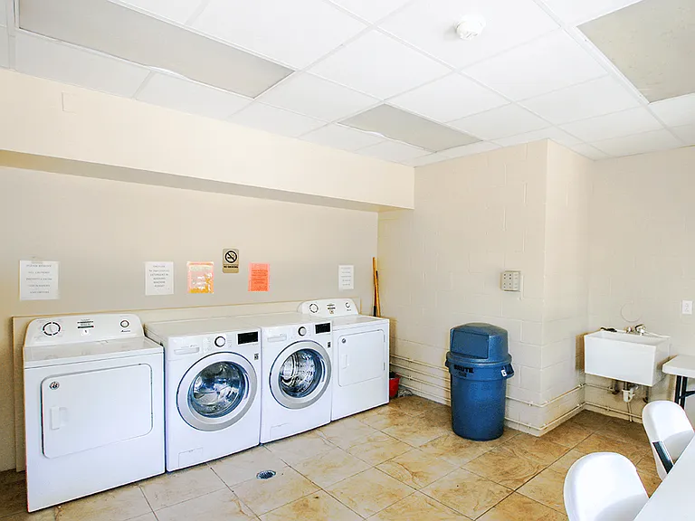 24-Hour Free Laundry Center