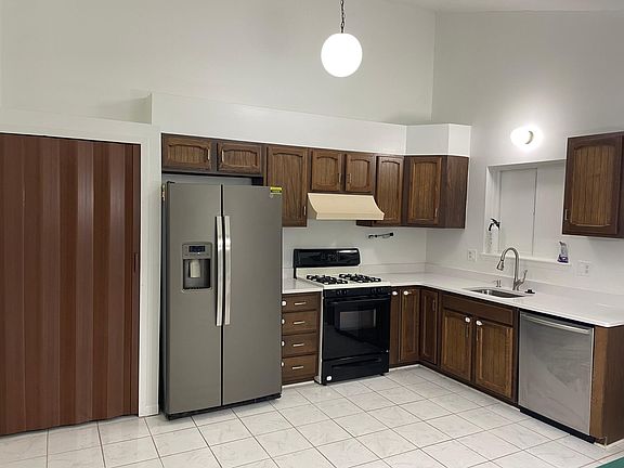 2nd image of 3508 Bristol Dr