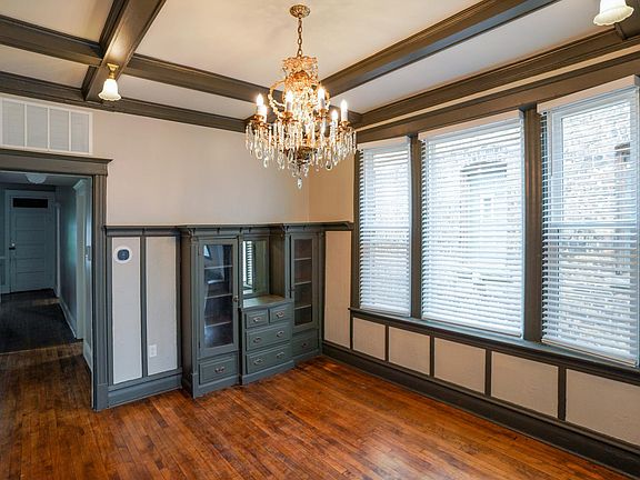 4th image of 836 N Maplewood Ave #2