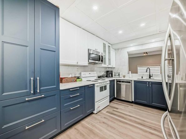 7 Westland Rd #2, Okotoks, AB T1S 1Z1