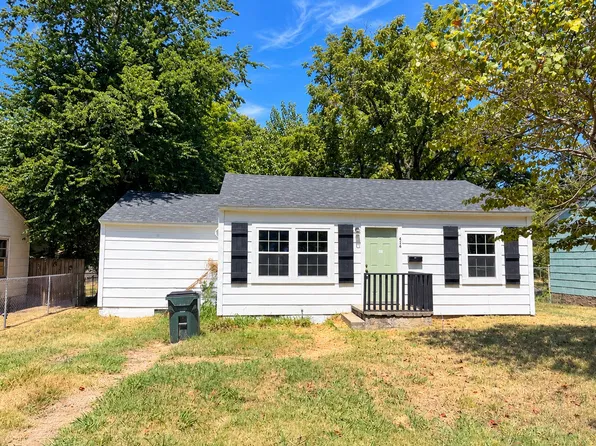 415 E 20th St, Okmulgee, OK 74447