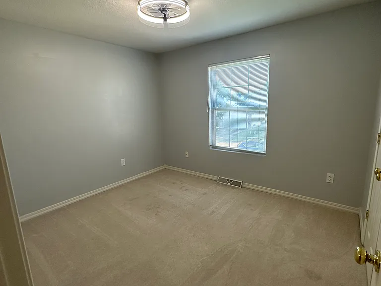 2302 Windstone Dr — Photo 9