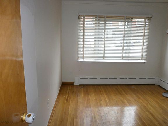 5th image of 30 Cayuga Ave