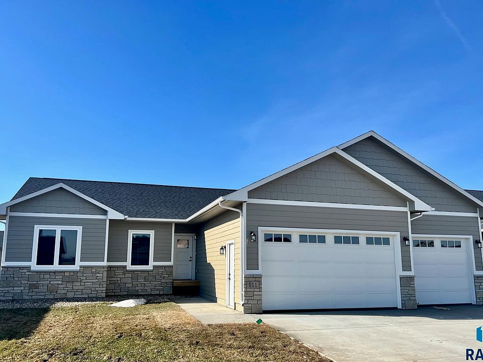 1st image of 111 Saint Charles Cir