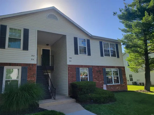 1510 Surrey Ln #B, Saint Charles, MO 63304