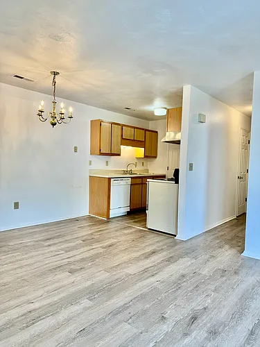 410 Maple Ave #H Photo 1 410 Maple Ave #H Photo 1