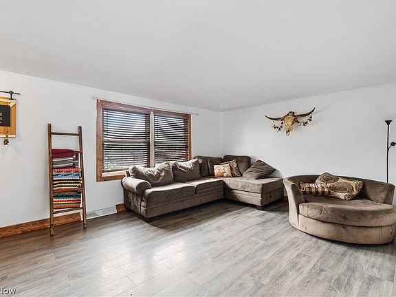 5th image of 8565 Lassen Cir NW