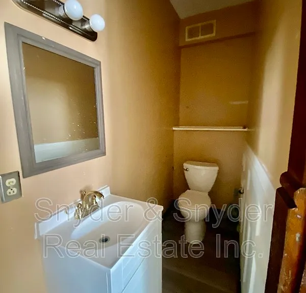 50 S Walnut St #1 — Photo 9