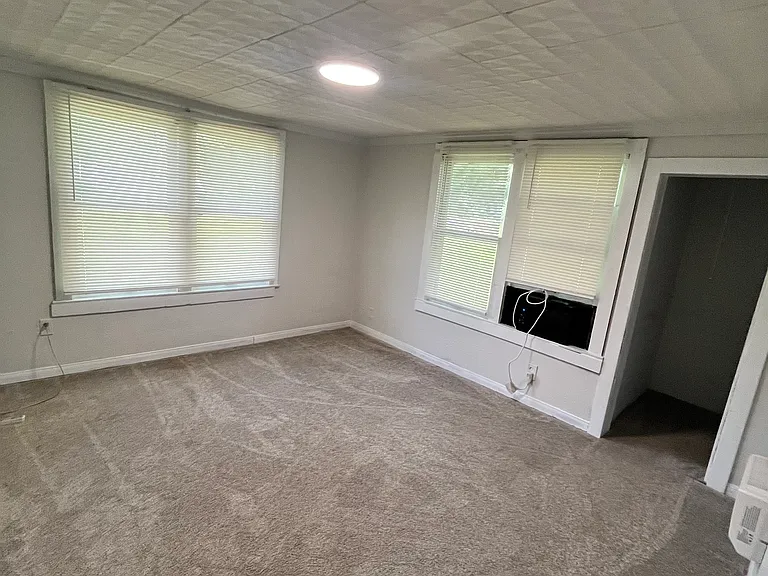 1003 Gunther St — Photo 3
