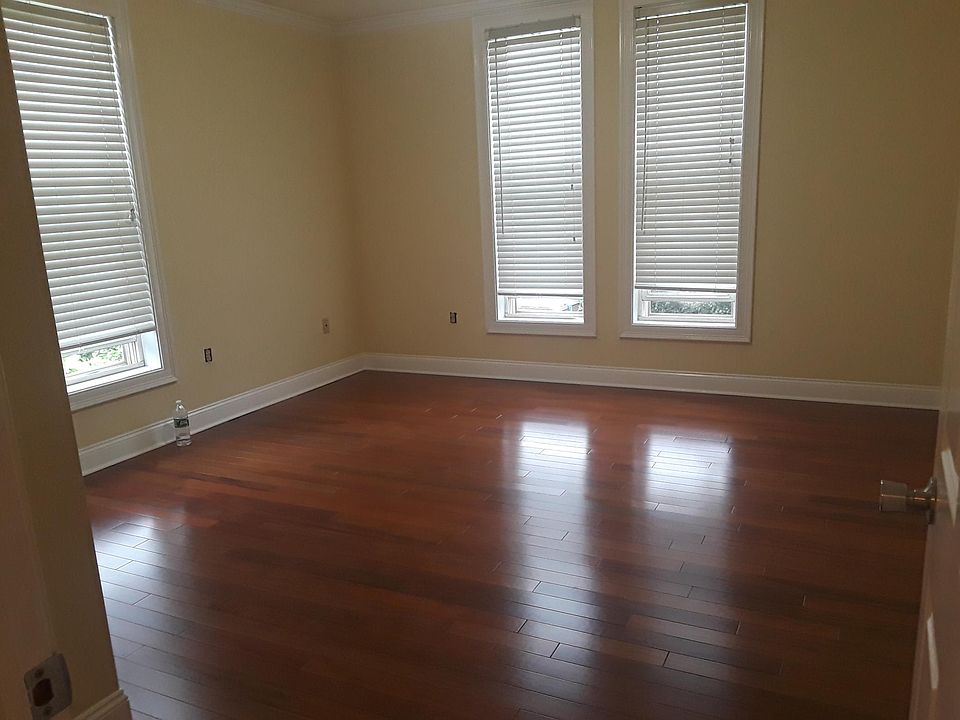 Bedroom 3- new flooring