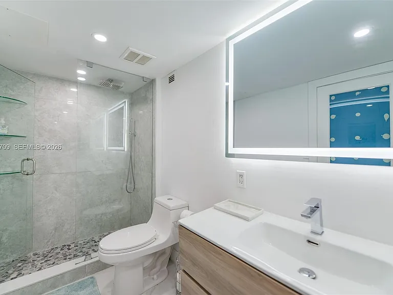 2301 Collins Ave #529 — Photo 17