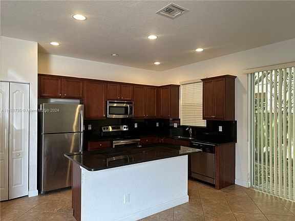 5th image of 4301 Brewster Ln